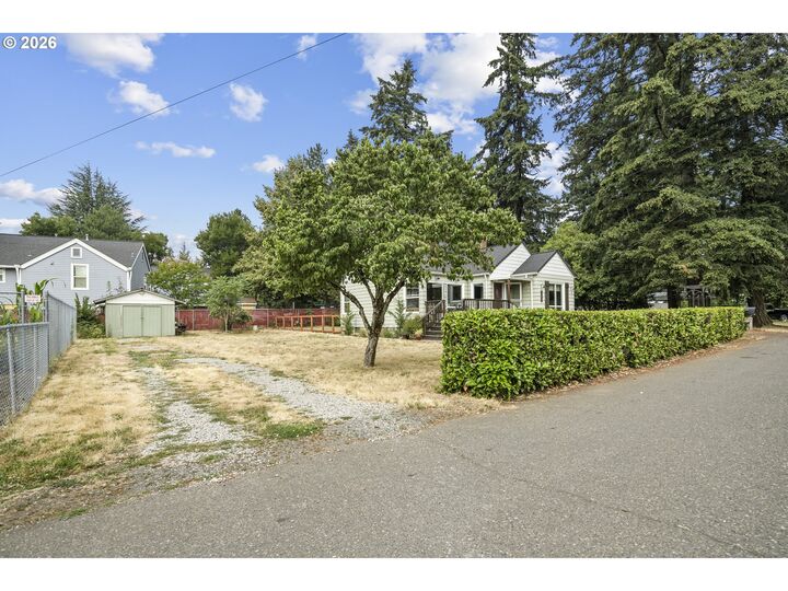 Property Photo:  3303 SE 129th Ave  OR 97236 
