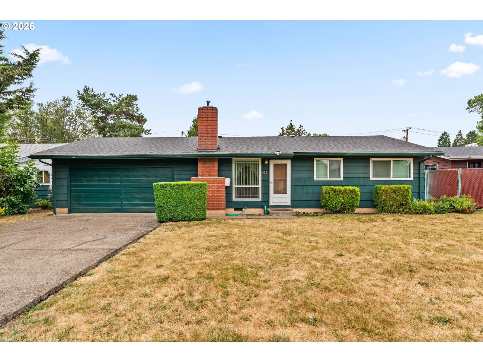 Property Photo: 520 E 33rd Ave OR 97405