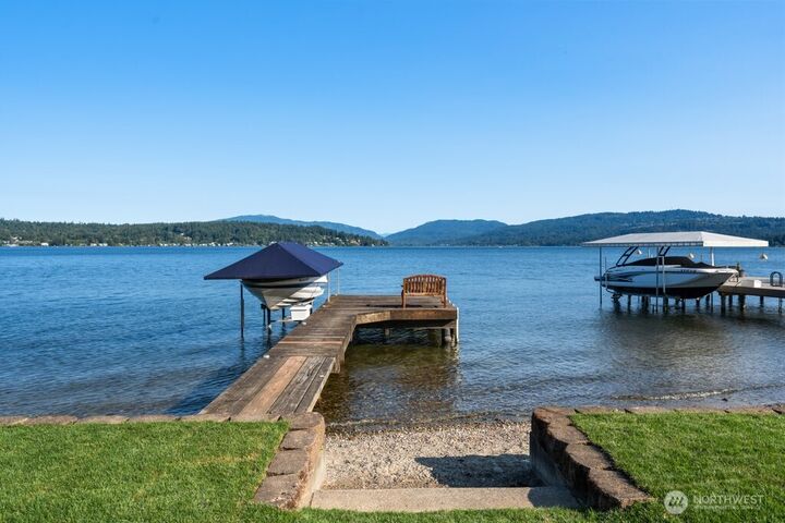 Property Photo:  454 W Lake Sammamish Parkway NE  WA 98008 