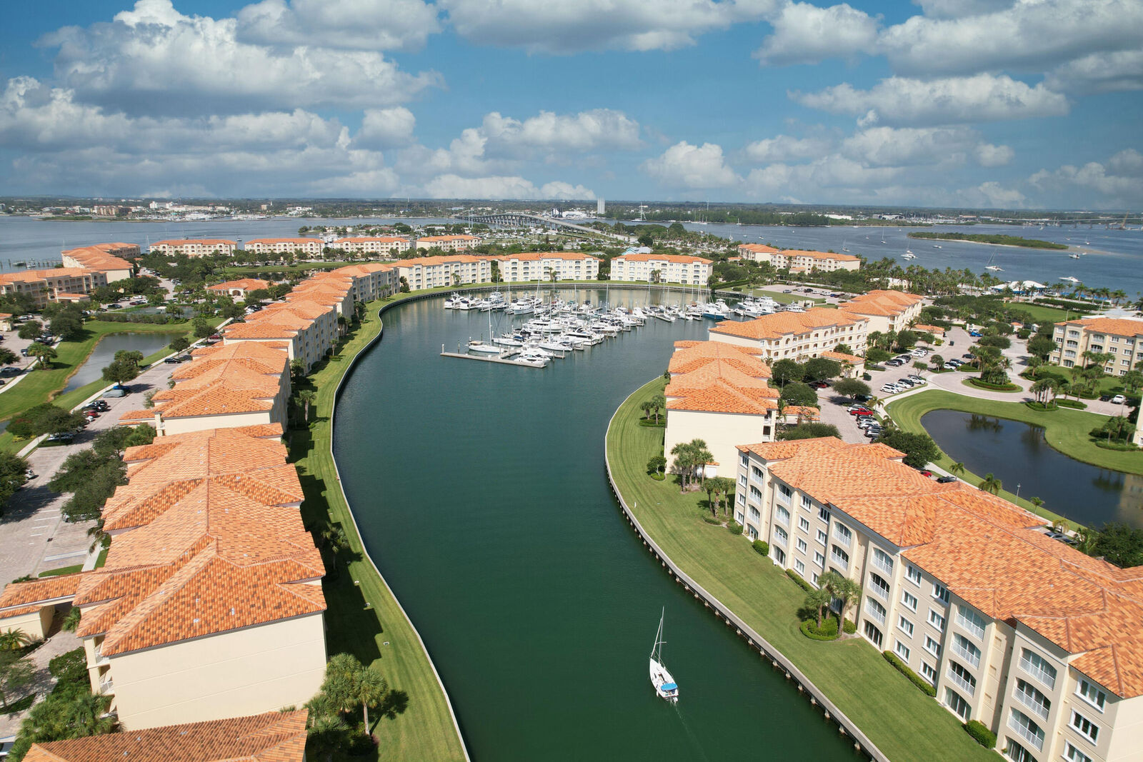 Property Photo:  34 Harbour Isle Drive W Ph06  FL 34949 
