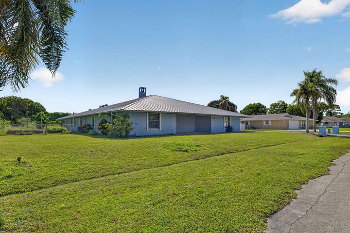 Property Photo:  2101 SE Bisbee Street  FL 34952 