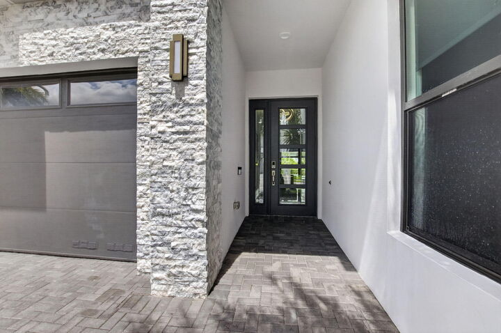 Property Photo:  17237 Windy Pointe Lane  FL 33496 