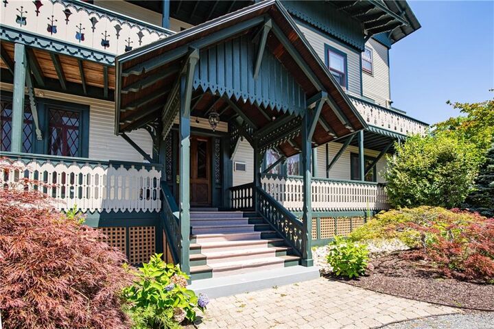Property Photo: 35 Chastellux Avenue J RI 02840