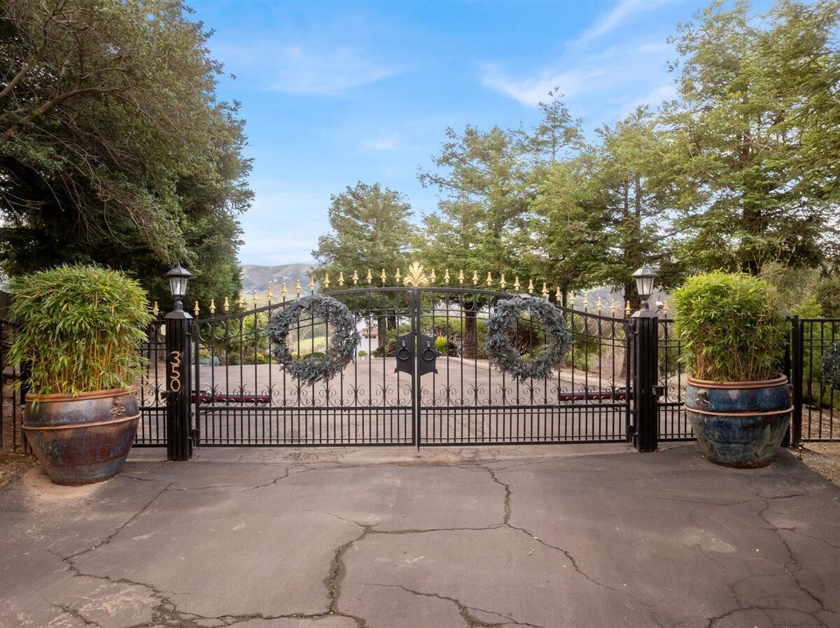 Property Photo:  350 Merrill Road  CA 95045 