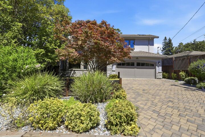 Property Photo:  2025 Santa Cruz Avenue  CA 94025 