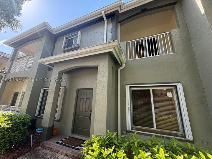 Property Photo: 2362 SE 19th Ct FL 33035