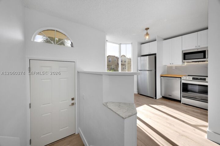 Property Photo: 390 NW 86th Ct 803 FL 33126