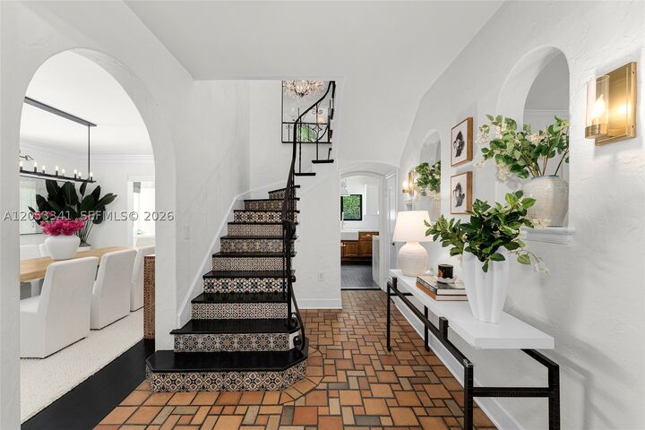 Property Photo: 4430 Alton Rd FL 33140