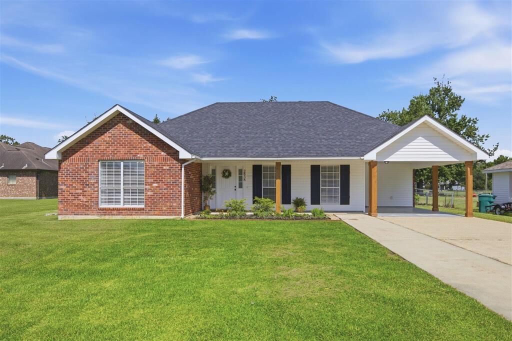 Property Photo:  2838 King Rd Road  LA 70663 
