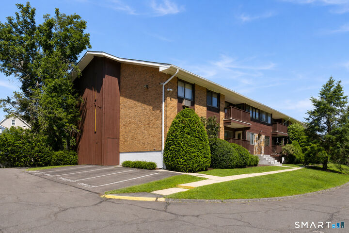 Property Photo:  154 Cold Spring Road 80  CT 06905 