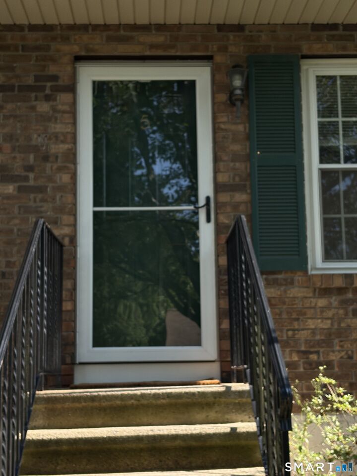 Property Photo:  10 Countryside Lane 5  CT 06457 