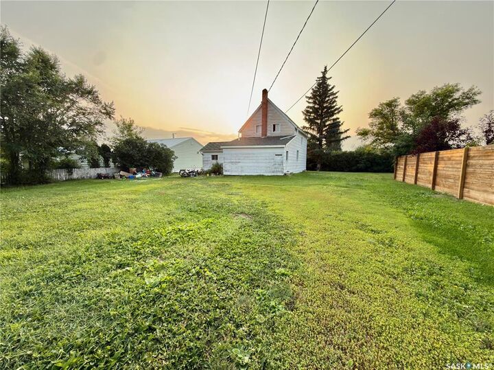 Property Photo:  313 Grant Avenue  SK S0G 2E0 