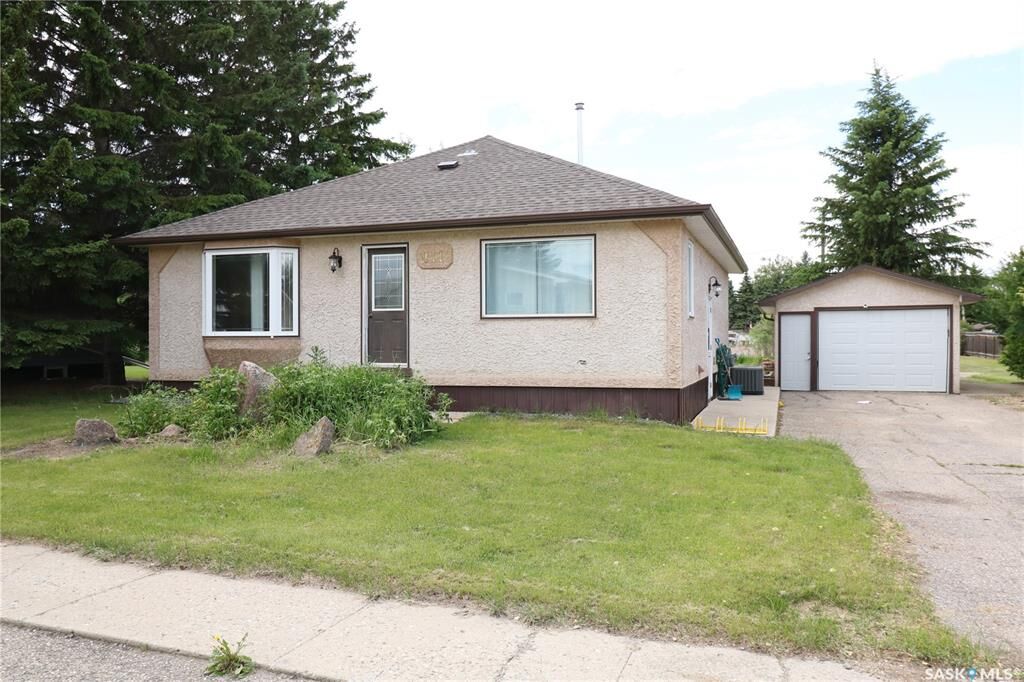 Property Photo:  111 Henderson Street  SK S0A 1E0 