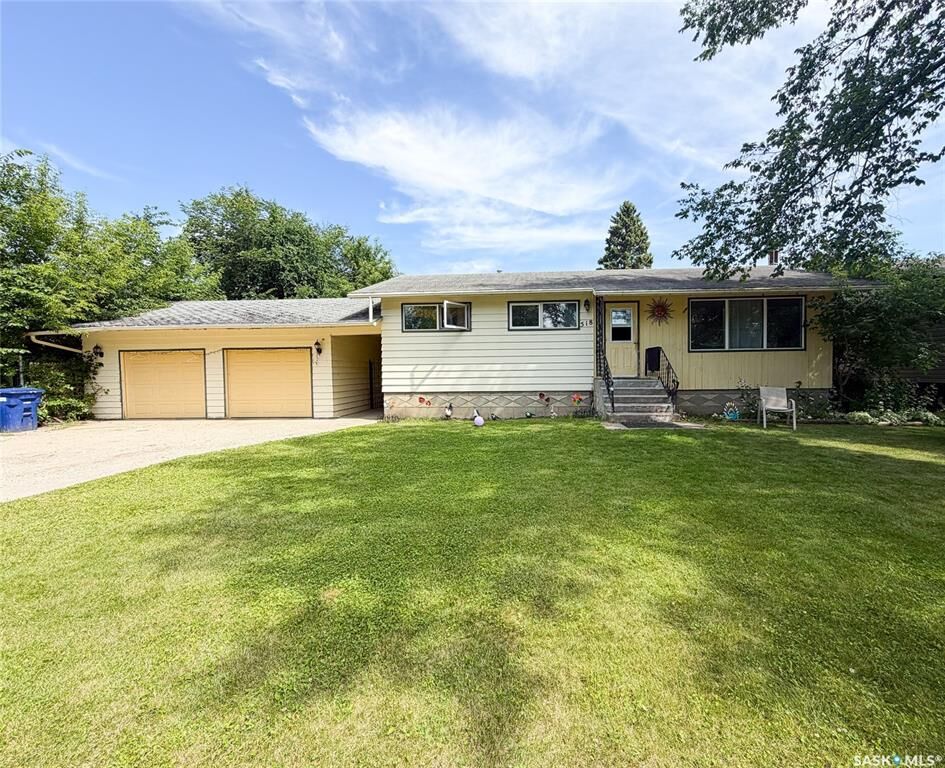 Property Photo: 518 1st Street E SK S9X 1E9
