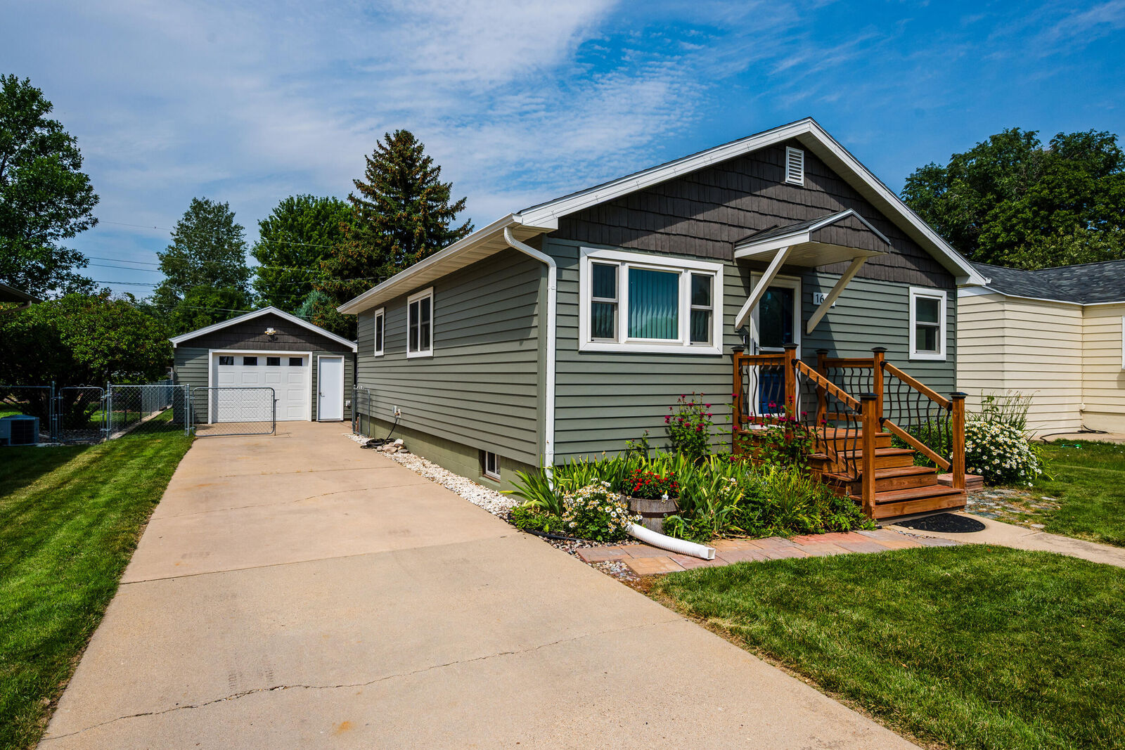 Property Photo: 1644 S Thurmond Avenue WY 82801