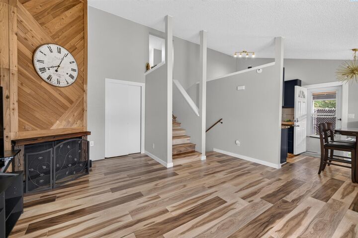 Property Photo: 717 S Fir St WA 99336