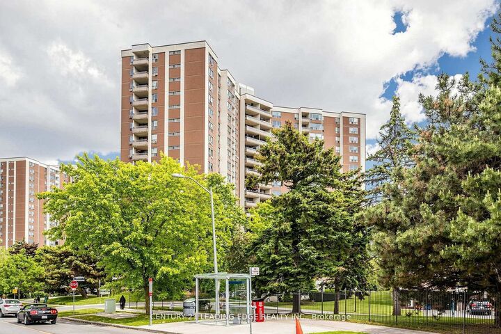 Property Photo:  5 Vicora Linkway N/A 304  ON M3C 1A7 