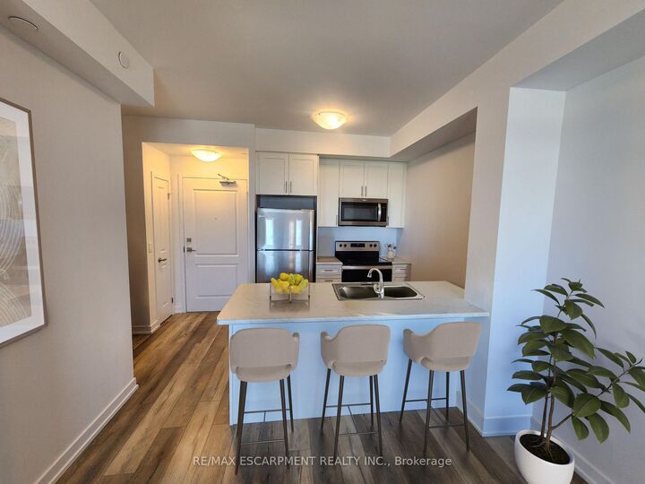 Property Photo: 5055 Greenlane Road 313 ON L0R 1B3
