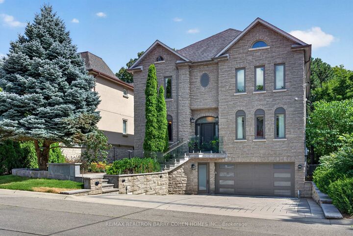 Property Photo: 33 Munro Boulevard ON M2P 1C1