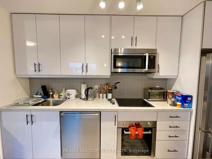Property Photo:  1 The Esplanade N/A 2206  ON M5E 0A8 