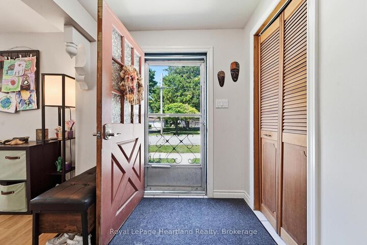 Property Photo:  117 Quebec Street  ON N7A 2G6 