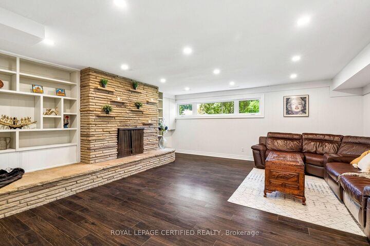 Property Photo: 462 The Kingsway N/A ON M9A 3W4