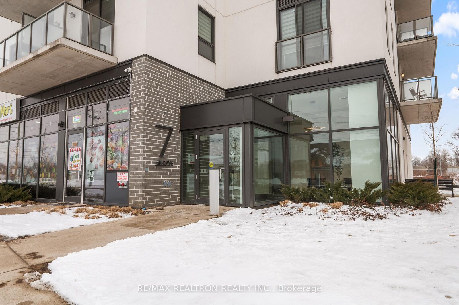 Property Photo: 7 Erie Avenue 613 ON N3S 0K5
