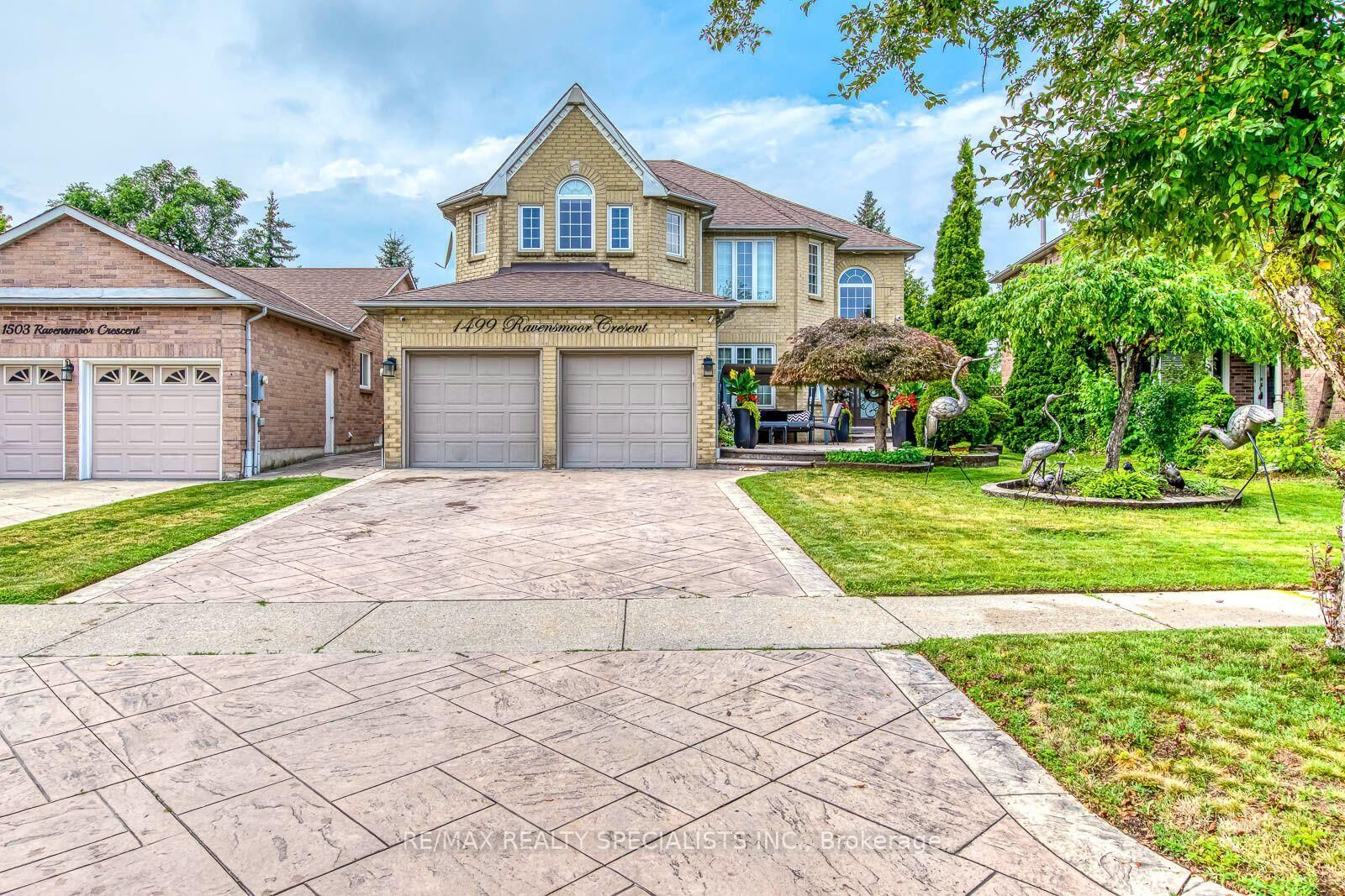 Property Photo:  1499 Ravensmoor Crescent  ON L5M 3L3 