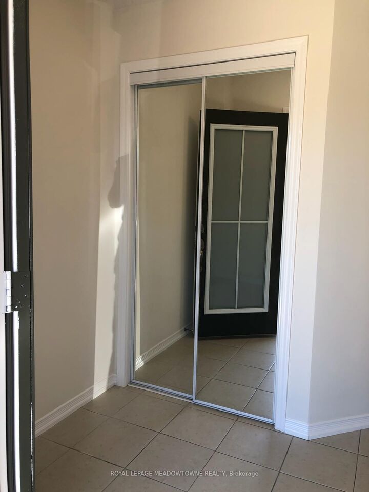 Property Photo:  20 Butcher Crescent  ON N3T 5L5 