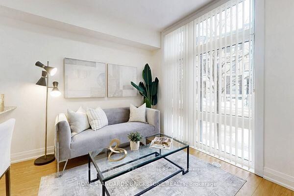 Property Photo: 19 Eldora Avenue 53 ON M2M 0B5