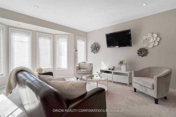 Property Photo:  463 Dalhousie Gate  ON L9T 8G4 