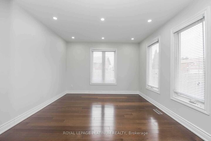 Property Photo: 63 Lord Simcoe Drive ON L6S 5G7