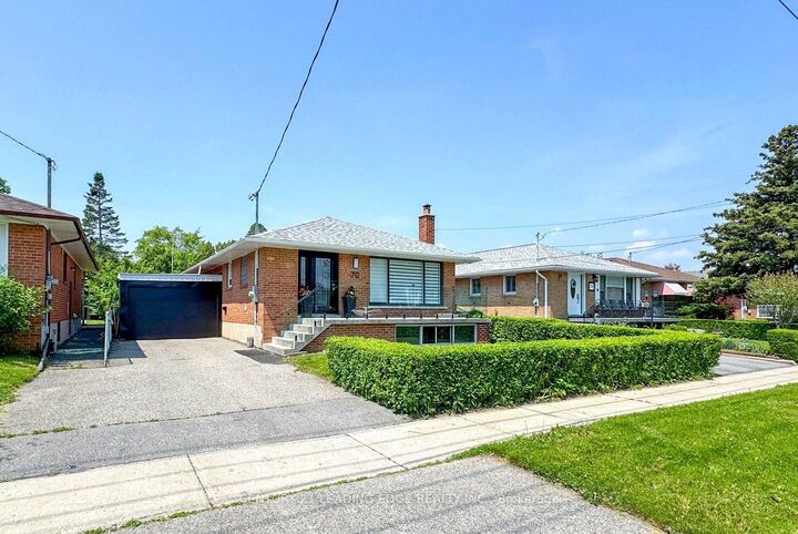 Property Photo:  70 Wexford Boulevard  ON M1R 1L3 