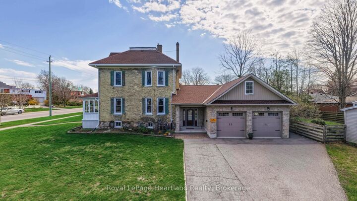 Photo de la propriété:  67 Elgin Avenue W  ON N7A 2E1 