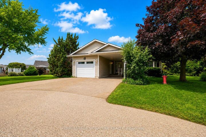 Property Photo:  9 Huron Court  ON L1B 1A2 