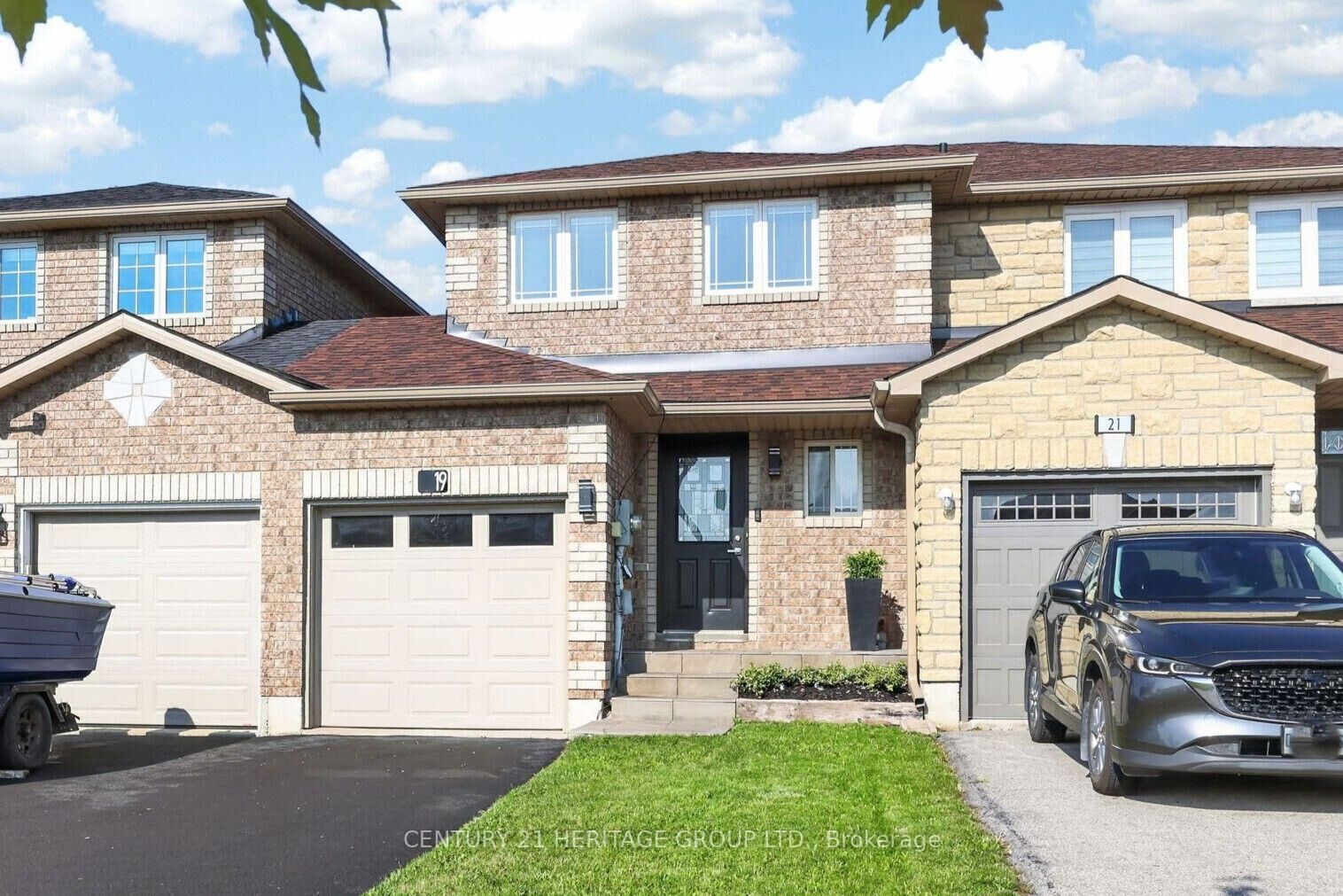 Property Photo:  19 Majesty Boulevard  ON L4M 7K3 