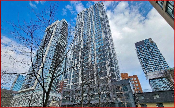 Property Photo:  65 Mutual Street 2407  ON M5B 0E5 