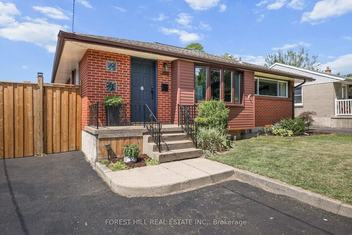 Property Photo: 203 Merlin Crescent ON N5W 5A2