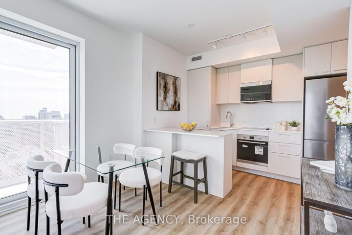 Property Photo:  10 Oak Street 2403  ON M5A 0Z1 