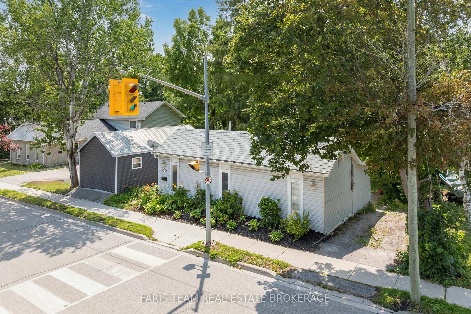 Property Photo:  204 Cox Mill Road  ON L4N 4G5 