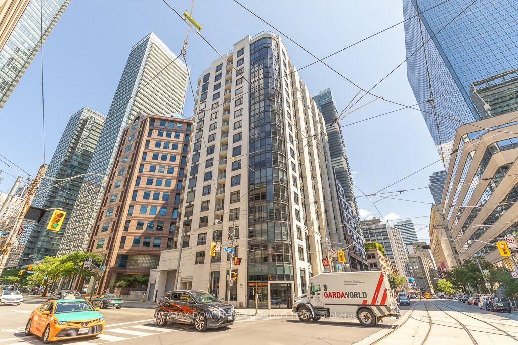 Property Photo:  801 Bay Street 611  ON M5S 1Y9 