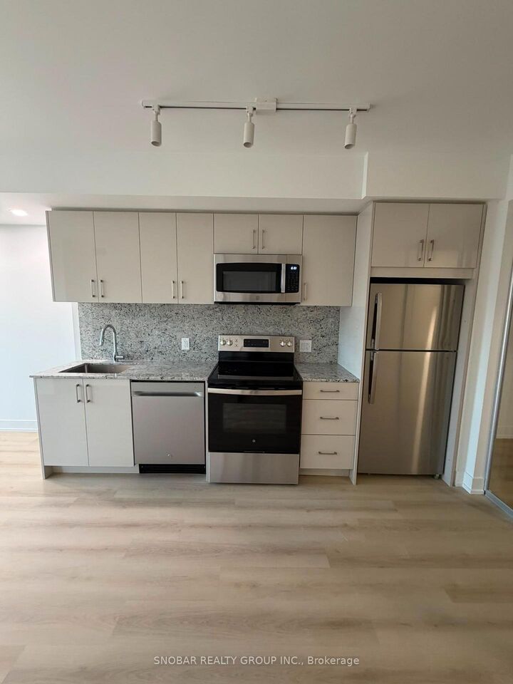 Property Photo:  4000 Eglinton Avenue W 223  ON M9A 4M2 