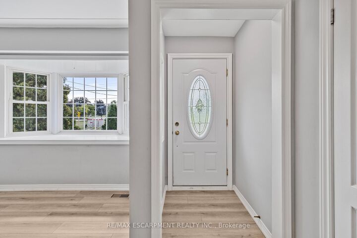 Property Photo:  71 Organ Crescent Main  ON L8T 1Y8 