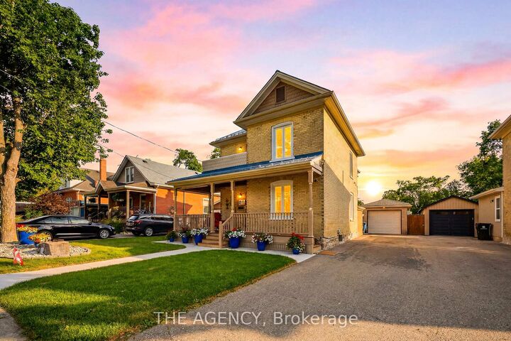 Property Photo:  750 Vine Street  ON N3H 2Z3 
