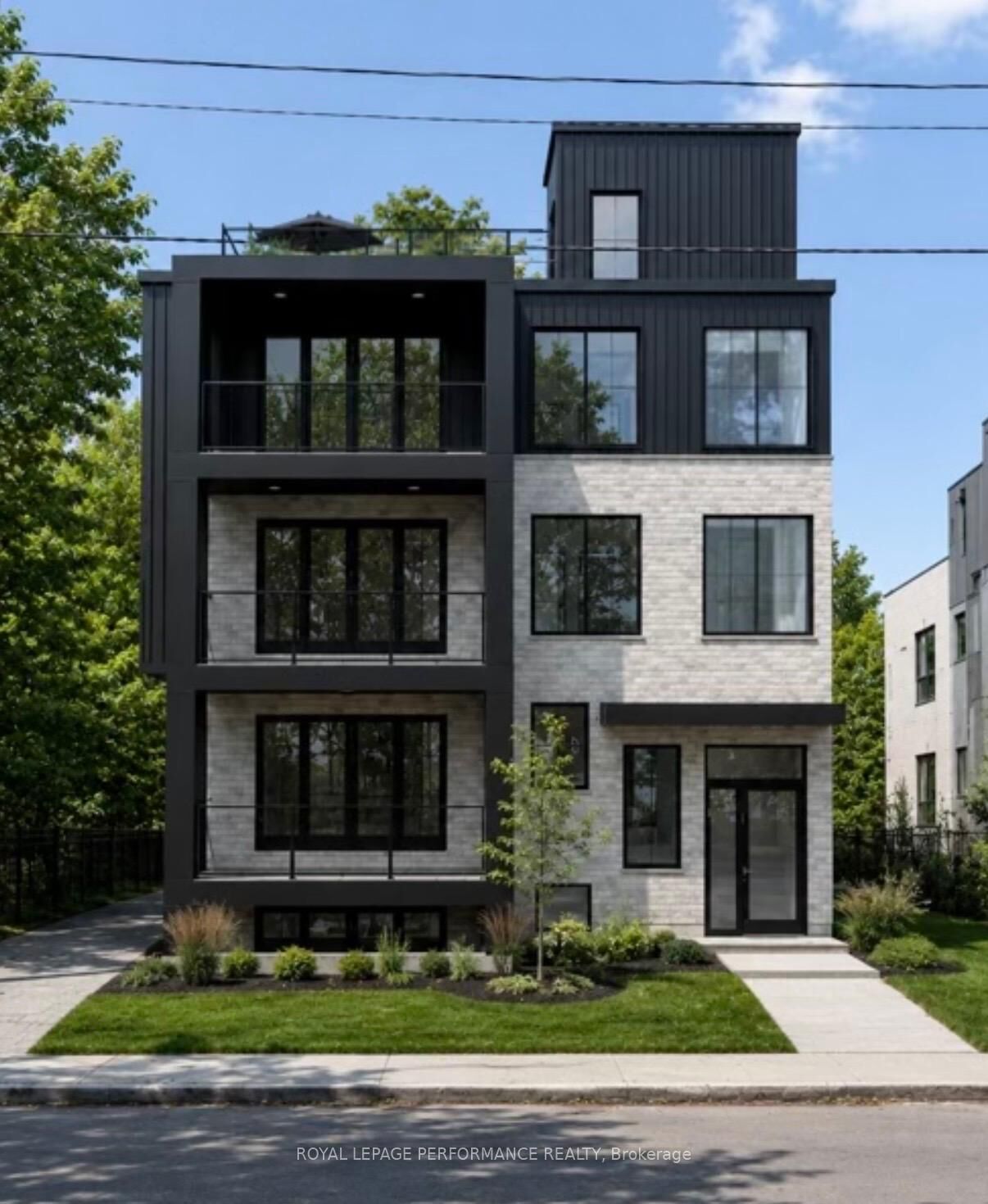 Property Photo:  344 Tweedsmuir Avenue 5  ON K1Z 5N4 