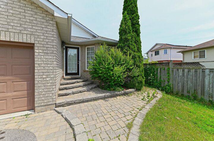 Property Photo: 1922 Dalhousie Crescent ON L1G 8C3