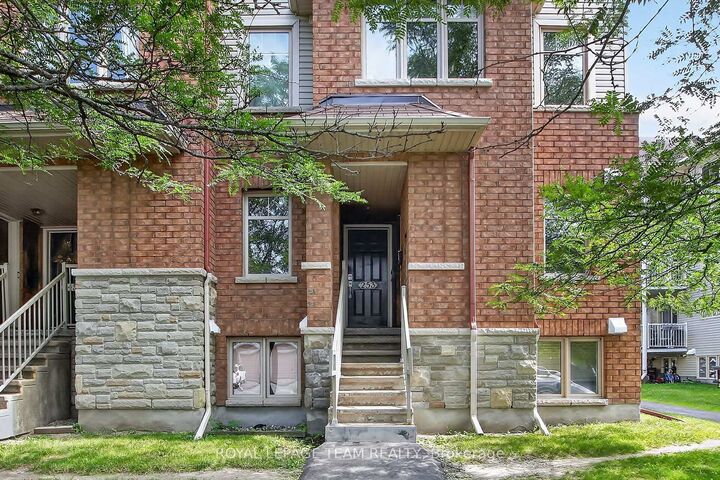Property Photo:  255 Deercroft Avenue  ON K2J 5J9 