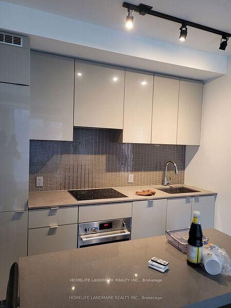 Property Photo: 7 Greenville Street 803 ON M4Y 0E9