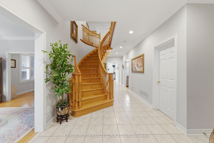 Property Photo: 6 Veerland Drive ON M6L 1R9