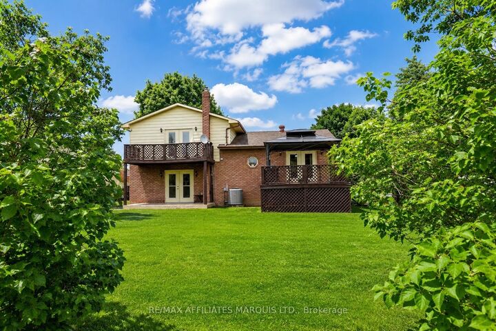 Property Photo:  28 Fairholme Drive  ON K0C 1X0 